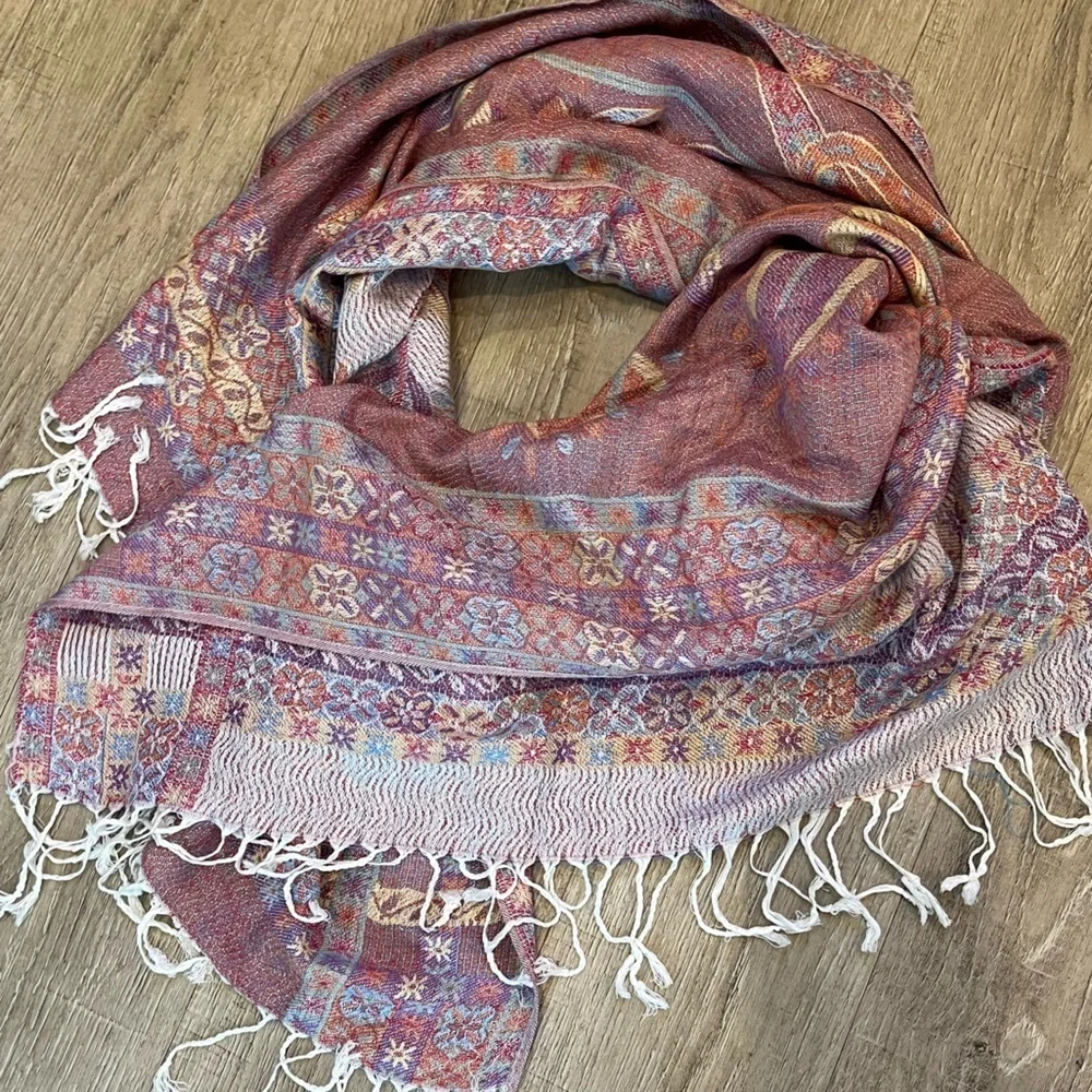 Pashmina Blend Pink Paisley Patterned Scarf